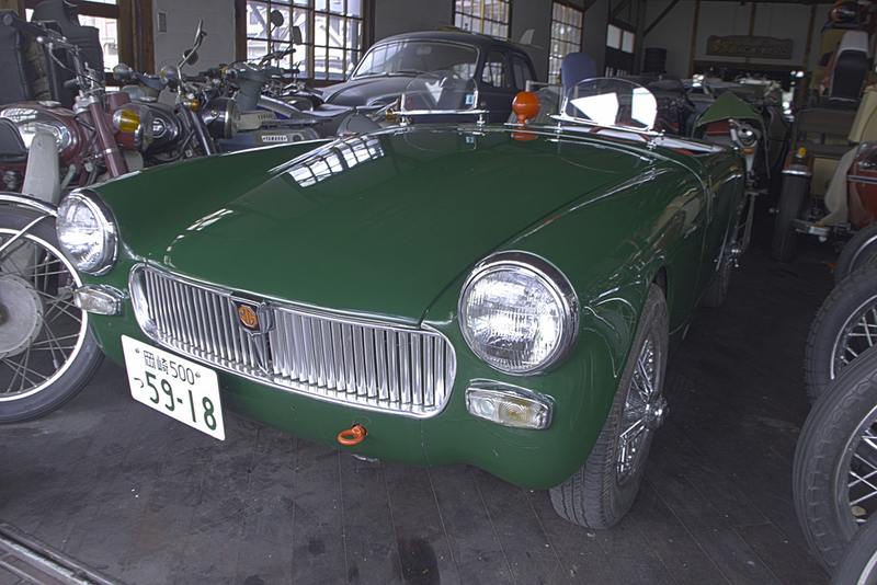 Illustration for article titled Mini Jem (Marcos) and MG Midget Photoshoot